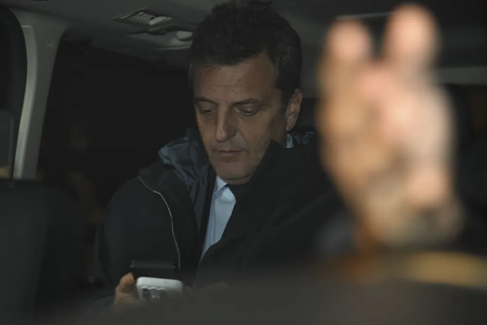 24-06-2023_sergio_massa_se_retira_del