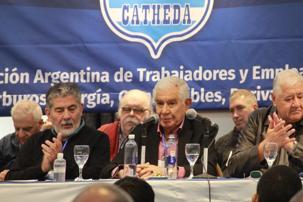 nota-1721083-catheda-encuentro-brasil-busca-advertir-sobre-proteccion-sector-energetico-pero-tambien-derechos-laborales-1071202