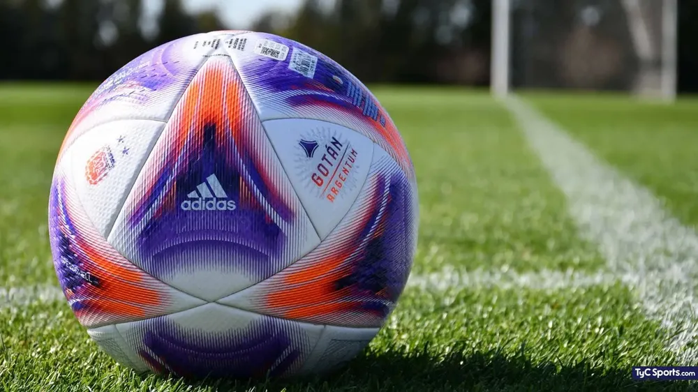 la-nueva-pelota-del-futbol-argentino_1440x810_wmk
