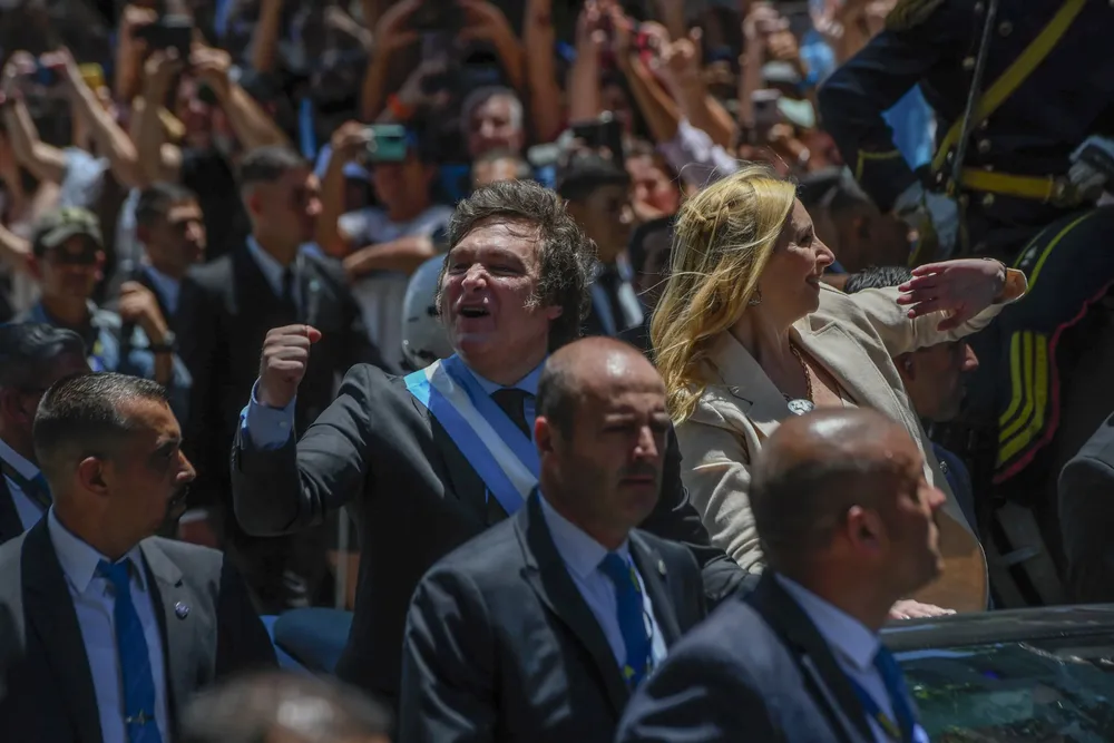 10-12-2023_buenos_aires_el_flamante_mandatario