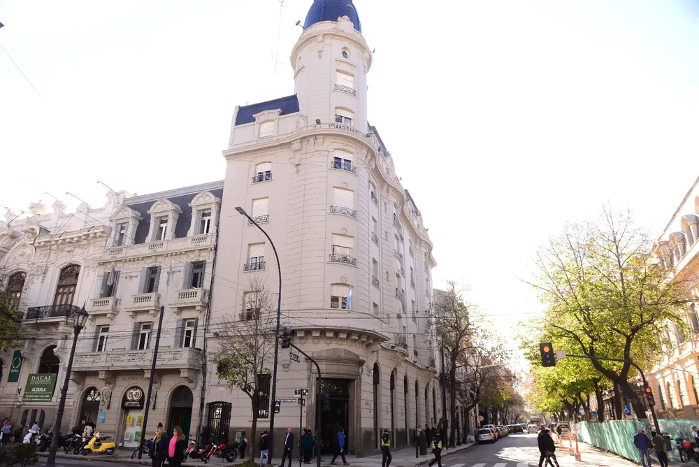 7d62ca51-14e6-4641-b8c1-60c9c9664dad