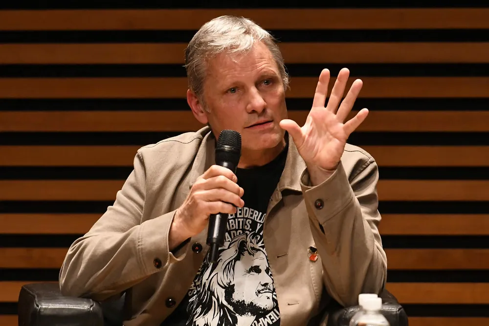 10-07-2023_los_poemas_son_una_mentira