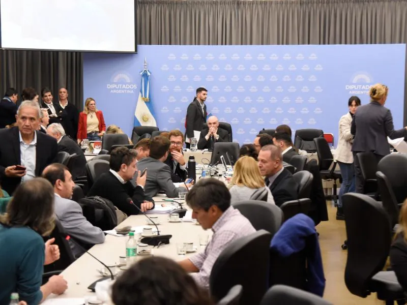 La ley Bases y el paquete fiscal están listos para llegar al recinto