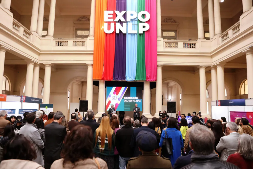 26ddd708-5cb8-4c0f-9120-86f48d1b6aa3