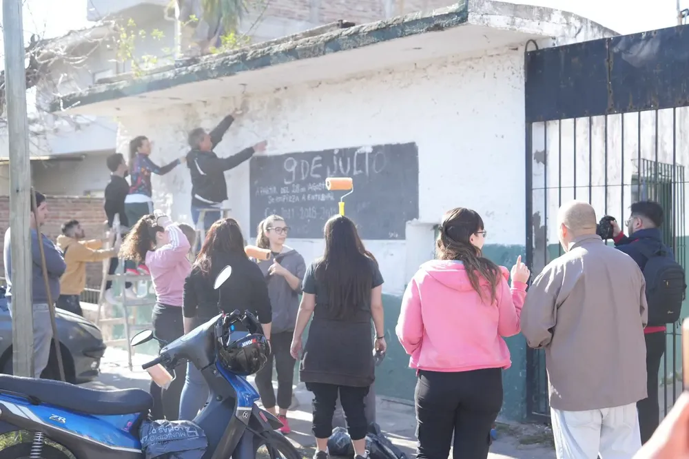 d9c40ea2-bcb7-4f65-b2ac-3eef2759d862