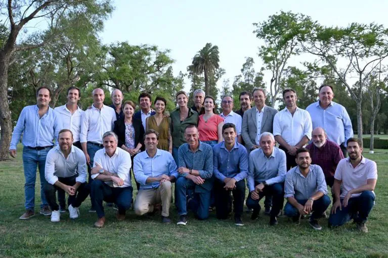 web-foto-20221215-intendentes-frente-de-todos-twitter--767x511